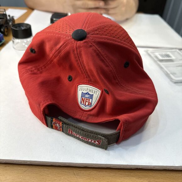 Tampa Bay Buc Hat Signed By Mike Allstot Autograph Reebok Buccaneers - Picture 3 of 5